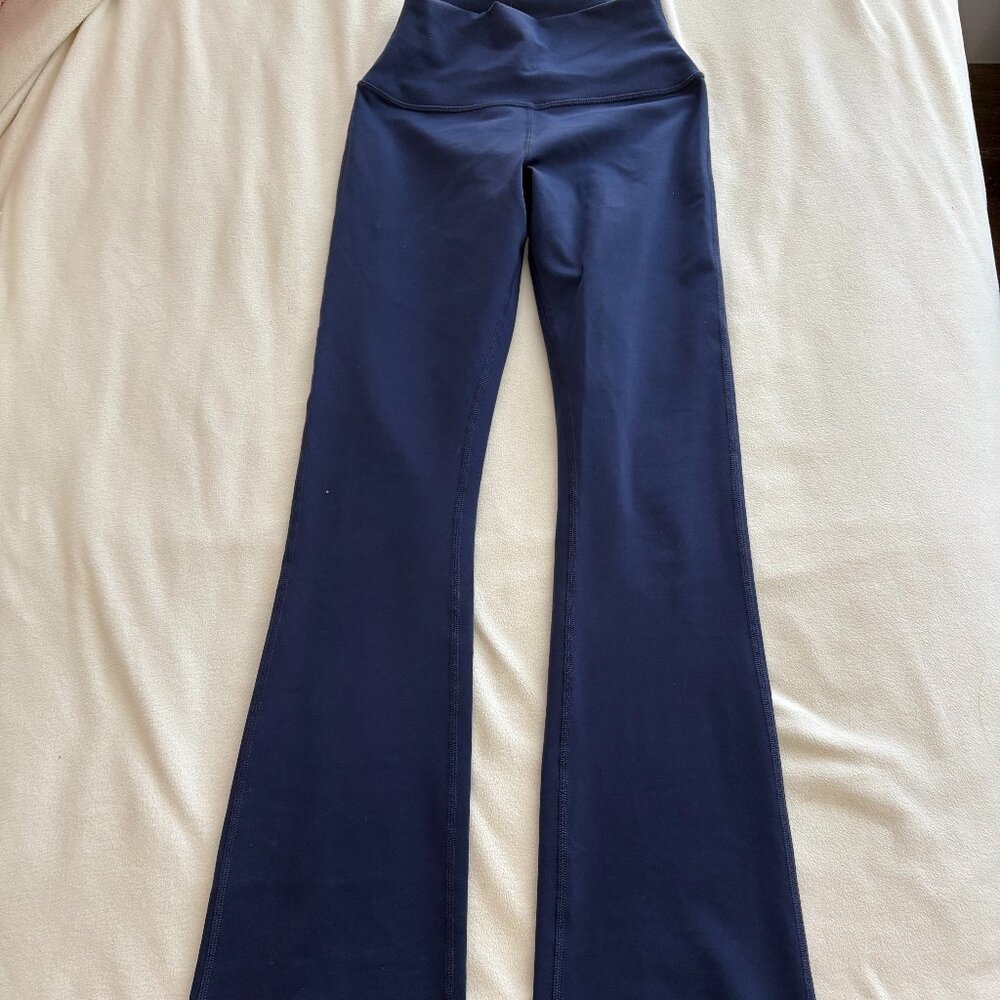Alo Yoga Airbrush High Waist Flare Legging 28" - Picture 2 of 3